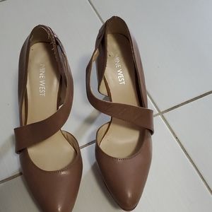 Brown heels size 6